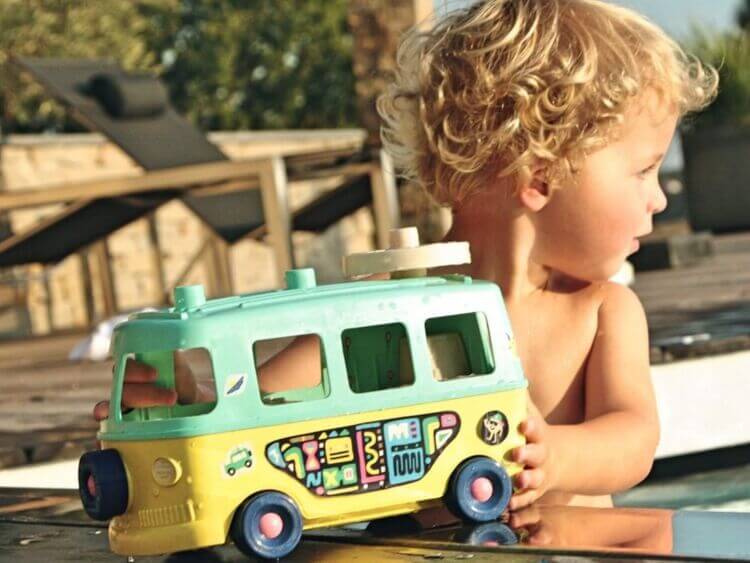 Jouet en plastique recyclé et écoresponsable made in France