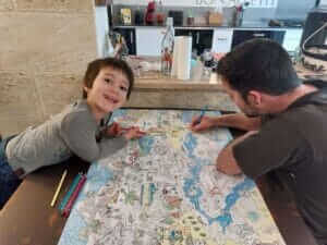 Quels Jeux Faire avec les Enfants pendant les Temps Calmes ?